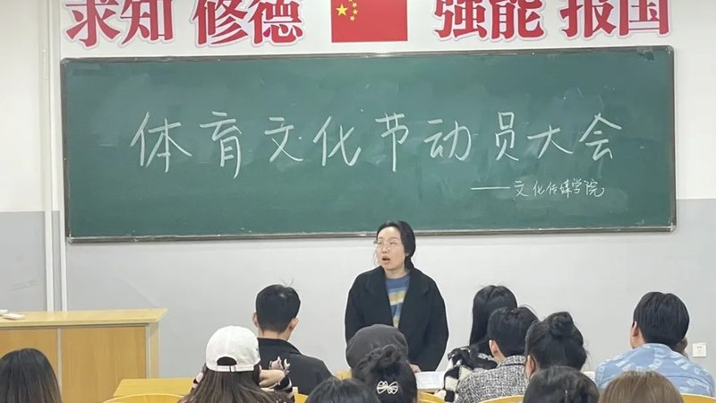 根据用途和功能，灯光设备可以分为以下几类：